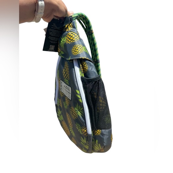 NWT Kavu Ropesicle Pineapple Party Sling Bag Outdoors H2O Resistant Crossbody - Picture 4 of 11
